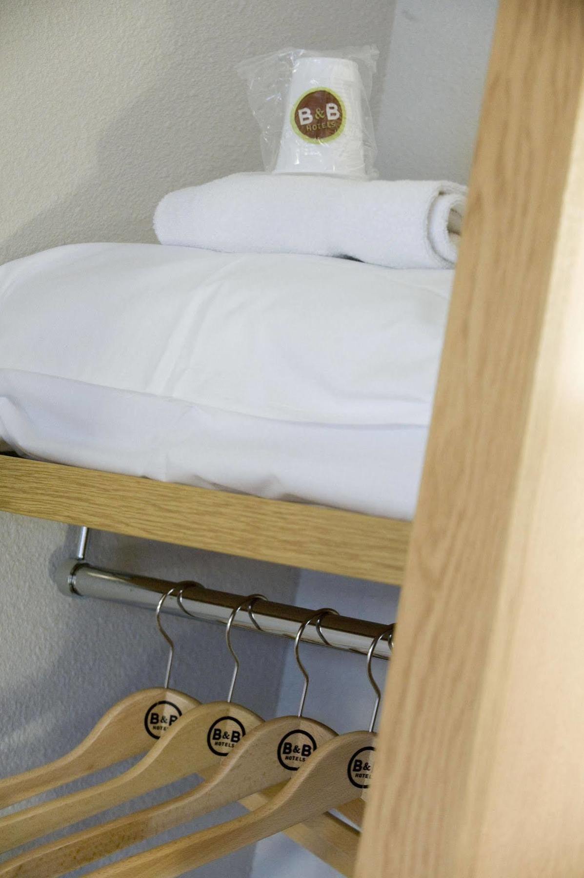 B&B Hotel Laval Change Dış mekan fotoğraf